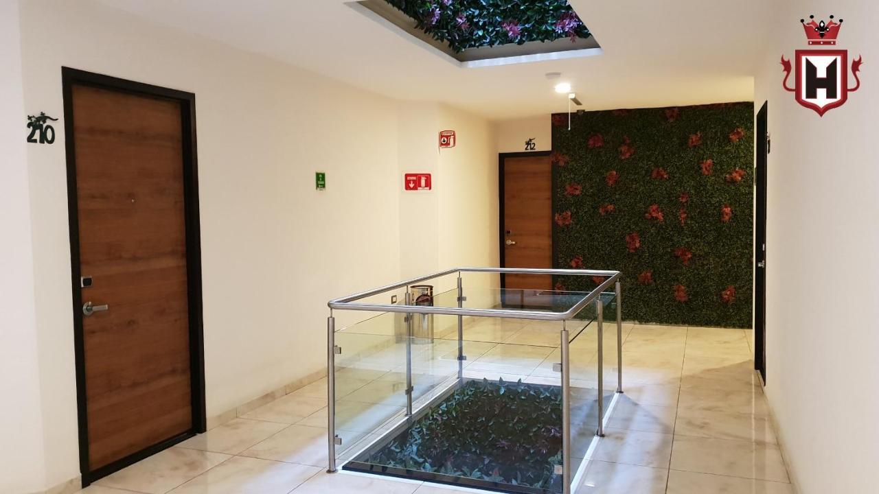 Leones Hotel 4*
